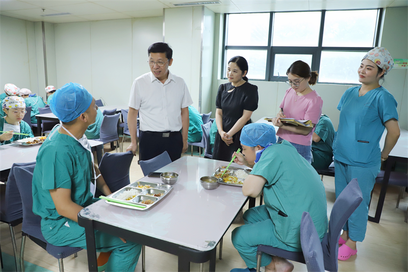 为民办实事  调研“回头看”.png
