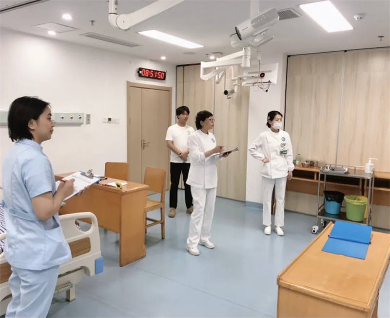 护理部举办2021级新入职护士OSCE护理技能考核5.png