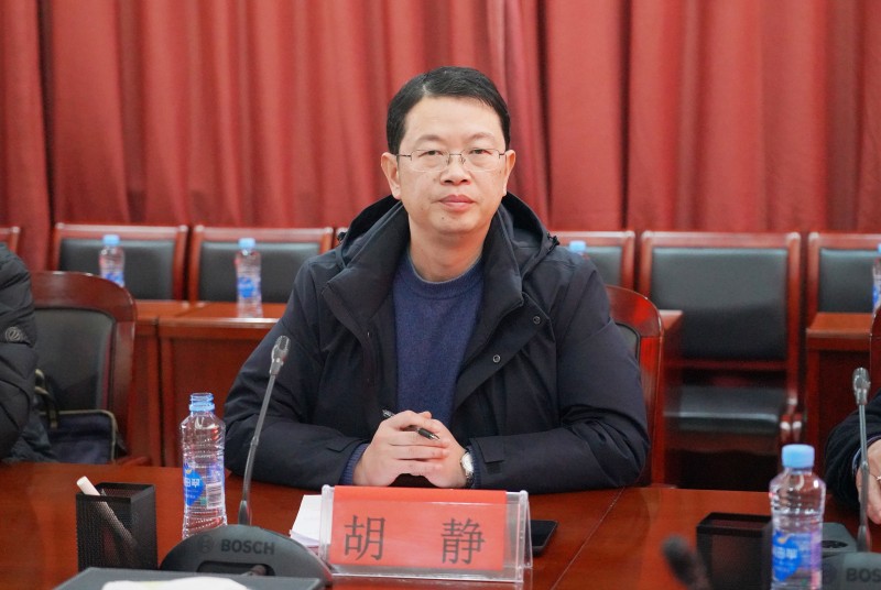 胡静.jpg